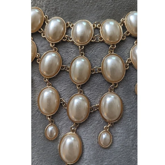 Vintage Faux-Pearl Bib Necklace - Picture 2 of 2
